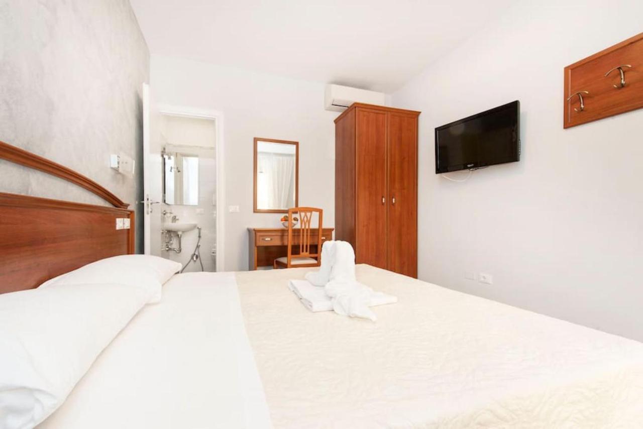 A Casa Nostra Bed & Breakfast Rome Exterior photo